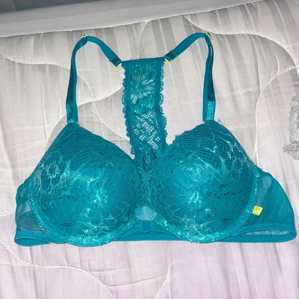 Victoria’s Secret 🩷 Front clip push up bra